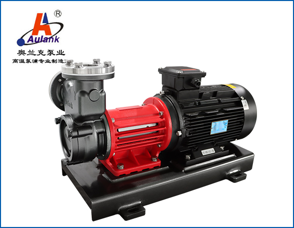 泵浦為氣液混合泵系列產品，該泵的過流部件全部采用不銹鋼材料精鑄制成。氣液混合泵的吸水口可 以利用負壓作用吸入氣體，所以無需采用空氣壓縮機和大氣噴射器。高速旋轉的泵葉輪將液體與氣體混合攪拌，所 以無需攪拌器和混合器。由于泵內的加壓混合，氣體與液體充分溶解。所以無需大型加壓容器罐或昂貴的反應塔即 可制取高度溶解液。應用于貴重液體，冷媒或高溫液體，低粘度液體，腐蝕性液體及苛刻運行和含有氣體的液體循 環,及 350℃以內高溫導熱油，循環 180℃以內熱水、低溫-120℃以內防凍液等介質。可根據客戶需求，定制變頻、 防爆、特殊電源等電機。